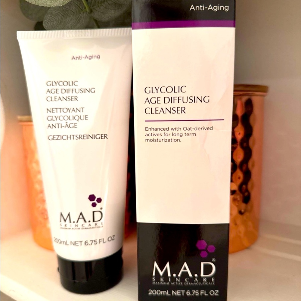 M.A.D. Skincare Glycolic Age Diffusing Cleanser 200ml/6.75fl oz